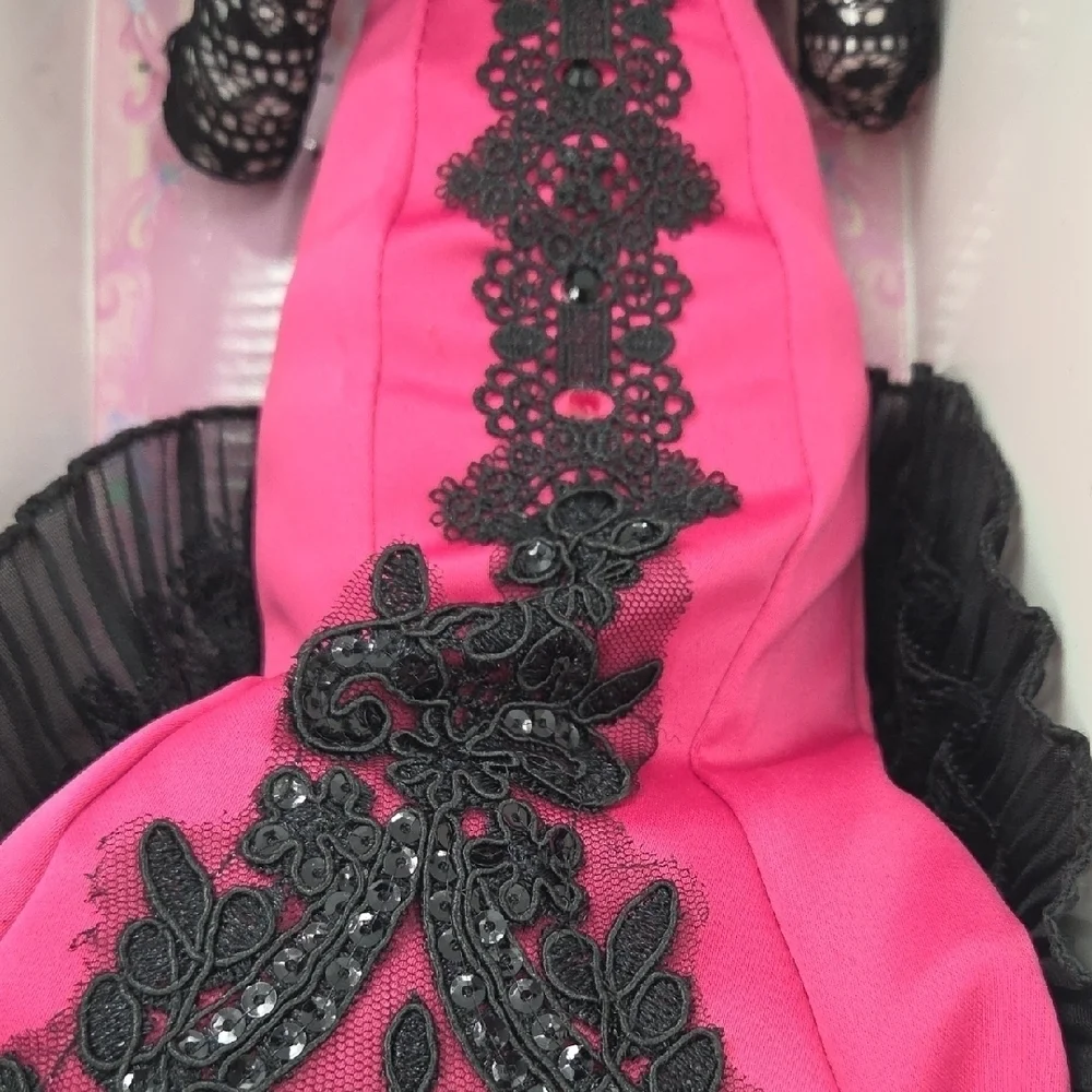 Yeloli Doll New In Box